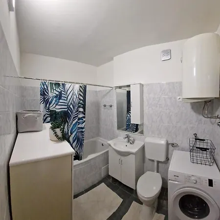 Mendula Apartman Kastela